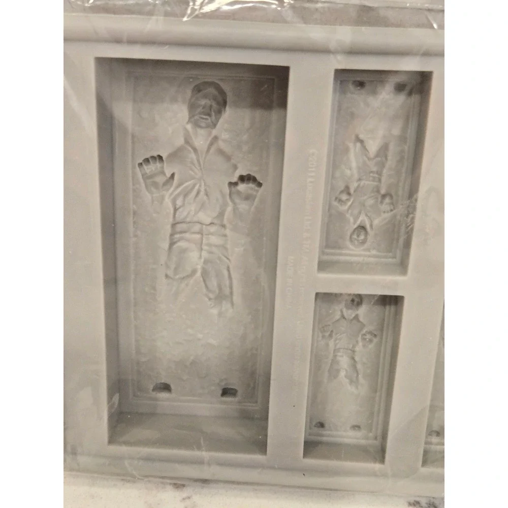 Star Wars Han Solo in Carbonite Silicone Ice Tray Kotobukiya GZ164 Grey New